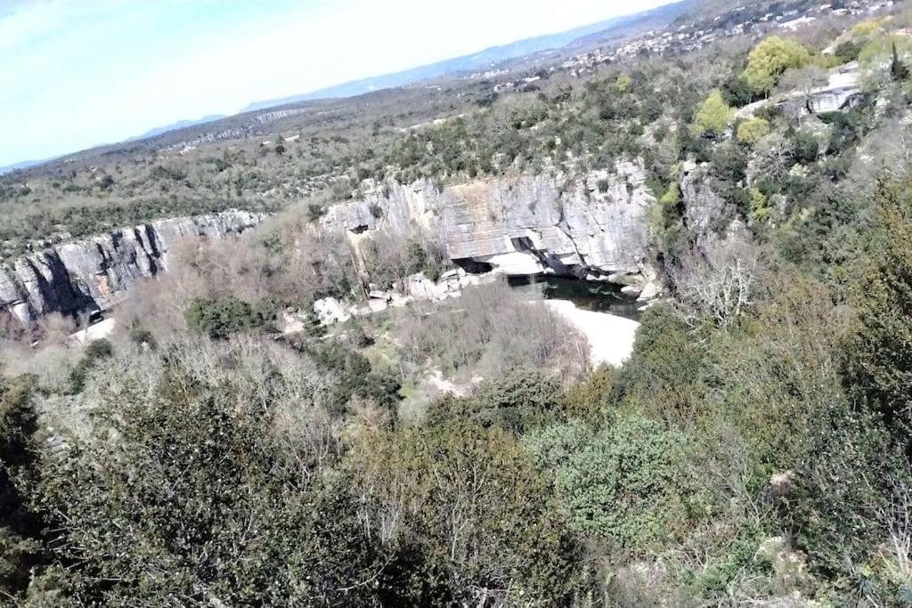 Lou Caladou Gite En Pierre Avec Bain A Remous Vallon-Pont-dʼArc Esterno foto